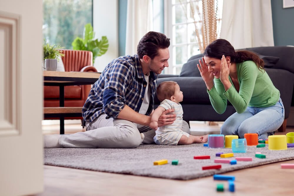 Como incentivar o bebê a andar e explorar os espaços?